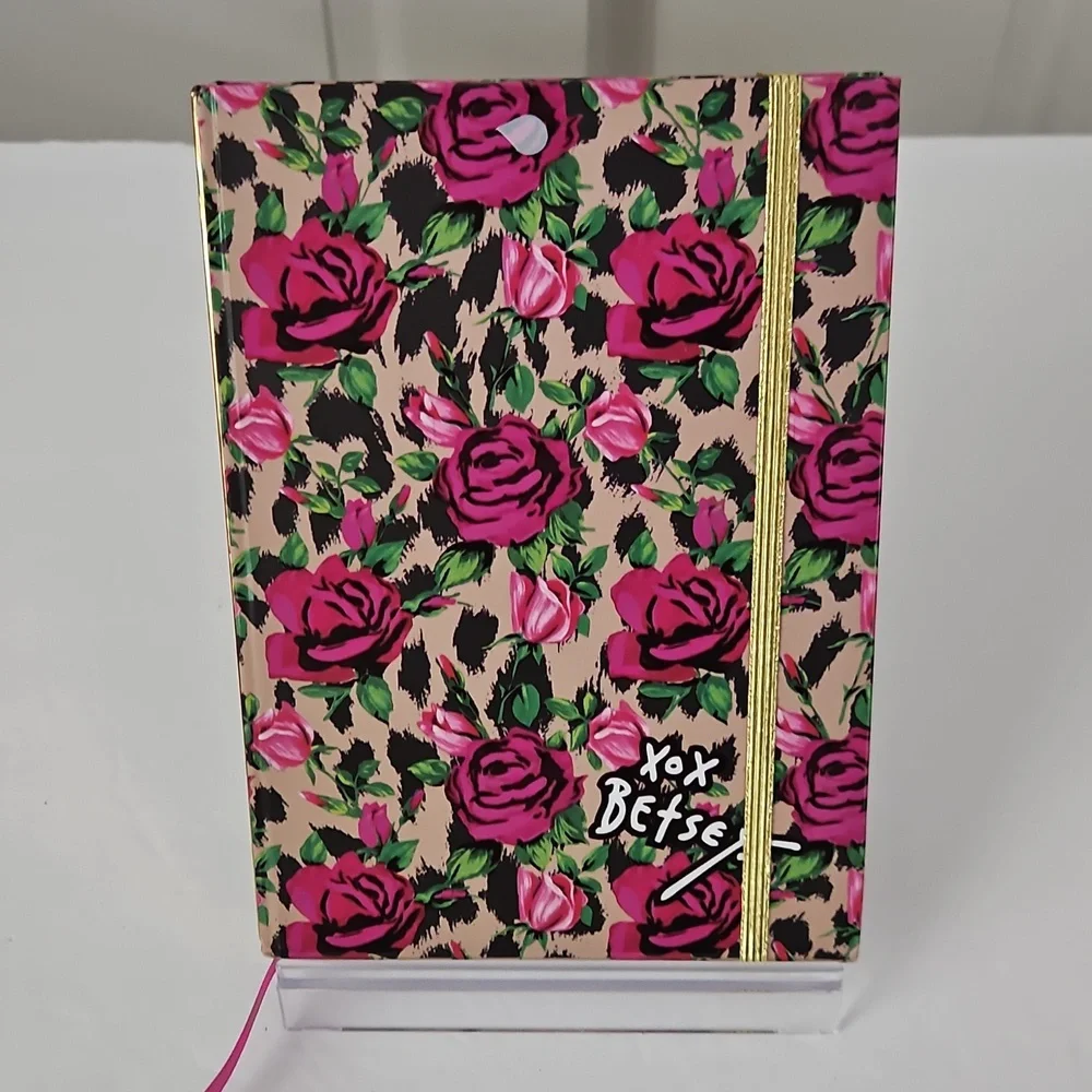 Betsey Johnson NWT 